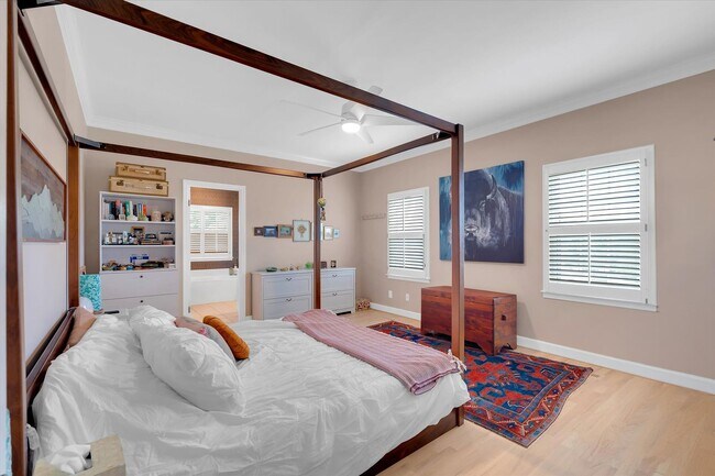 Building Photo - Beautiful Home in the Heart of Greenville