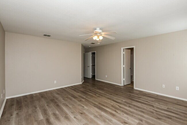 Building Photo - 1924 Kittredge Way