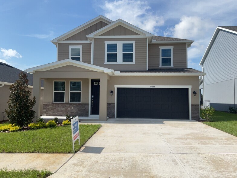 Primary Photo - 37854 Dusty Saddle Ln