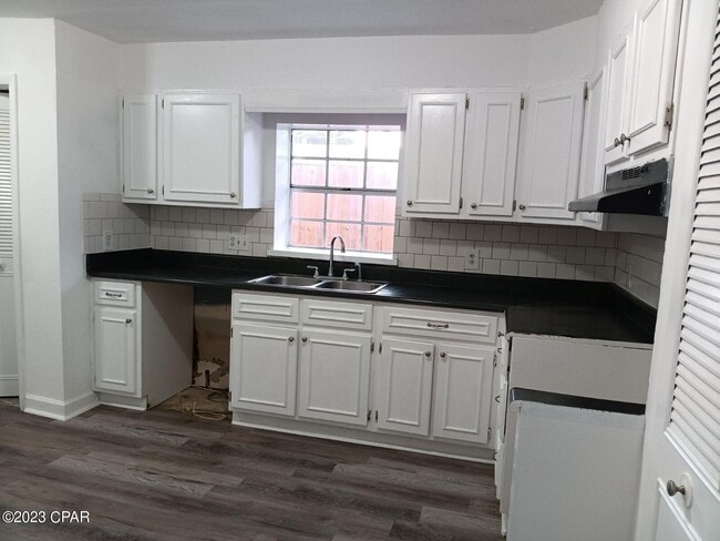 Building Photo - 3617 Treasure Cir