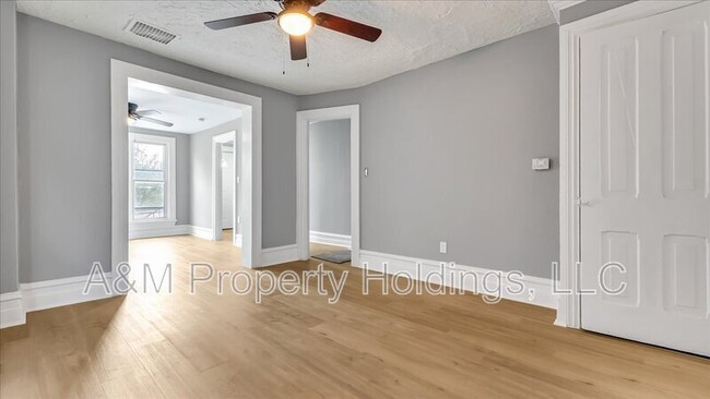 Building Photo - 841 Jackson St