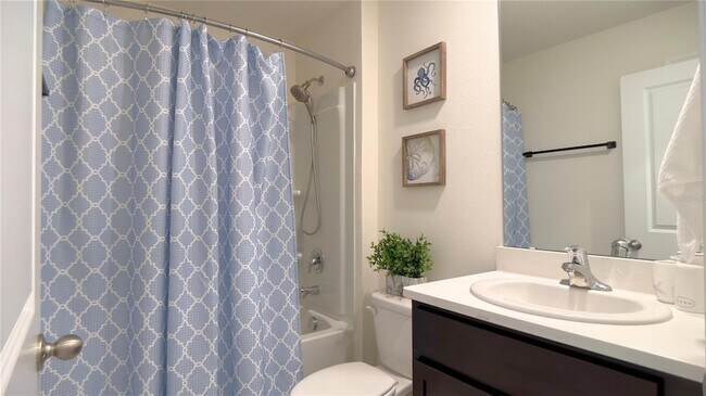 Building Photo - 7011 SW 136th Ln