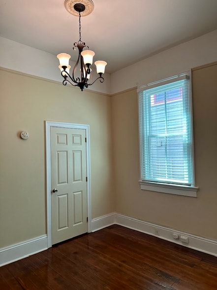 Building Photo - 3223 Dumaine St
