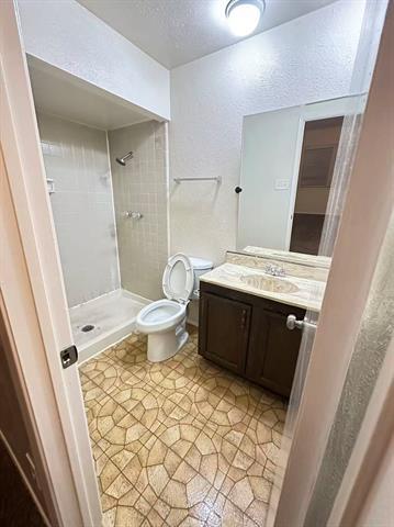 Building Photo - 8821 Millwood Dr