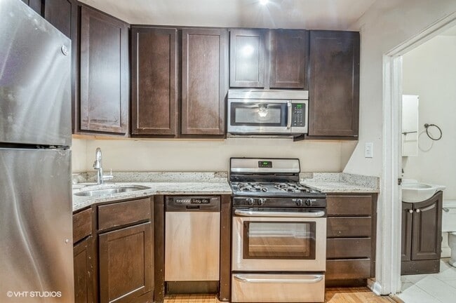 Building Photo - 1504 N Dearborn Pkwy