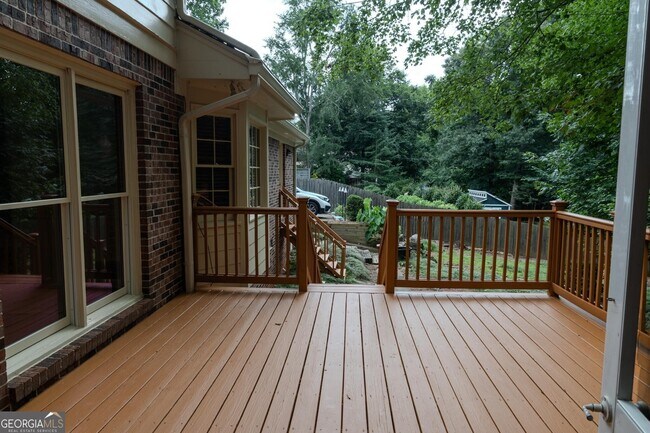 Building Photo - 2858 Livsey Dr