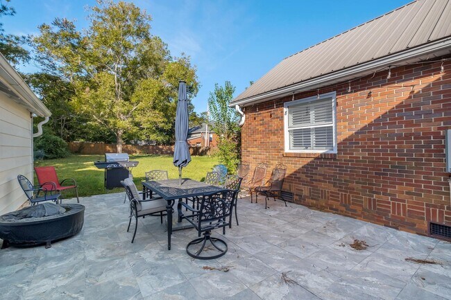 Building Photo - 1344 Terrace St