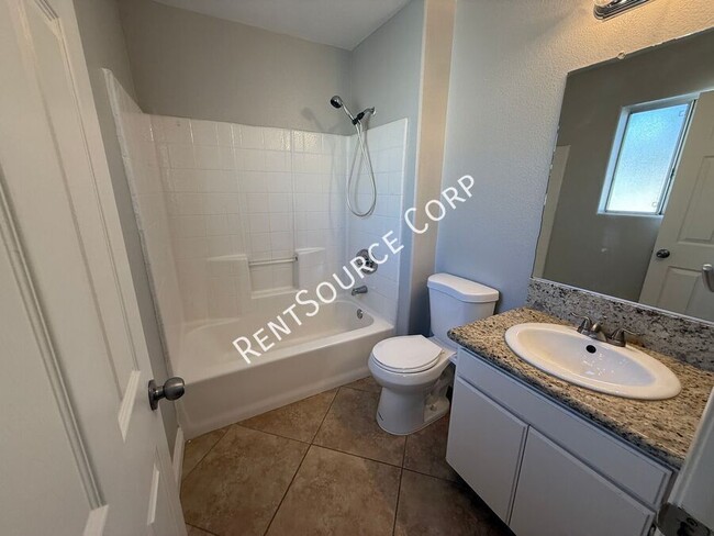 Building Photo - 2 Bedroom/2.5 Bathroom Two Story Town Home...