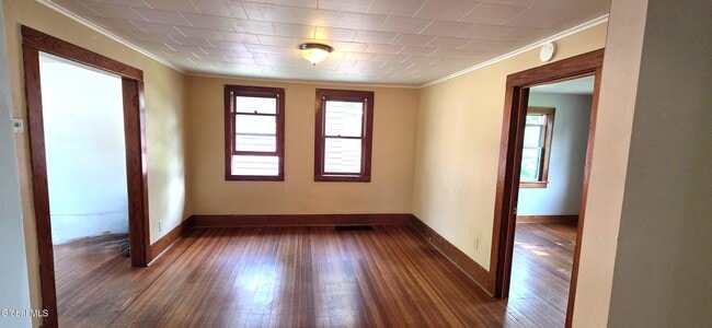Building Photo - 93 Cherry Ave