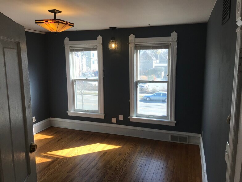 Primary Photo - 1238 Williamson St