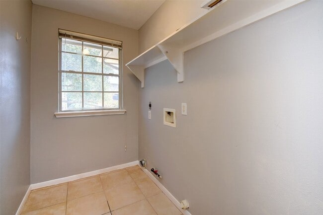 Building Photo - 2114 Whirlaway Dr