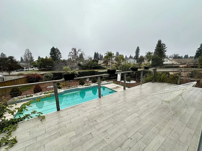 Building Photo - 5701 W Country Ave