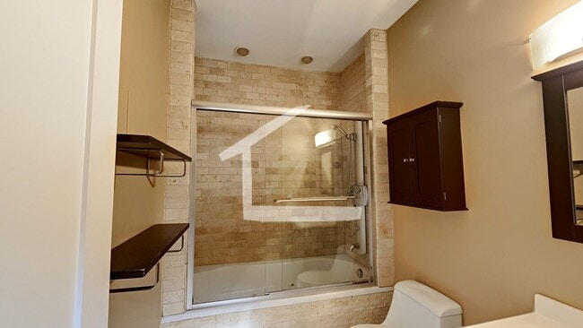 Building Photo - Convenient South End Location, Central Heat/AC, In-Unit Washer and Dryer, Private Deck.