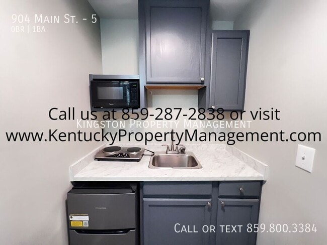 Building Photo - 904 Main St