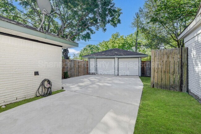 Building Photo - 5655 Wigton Dr