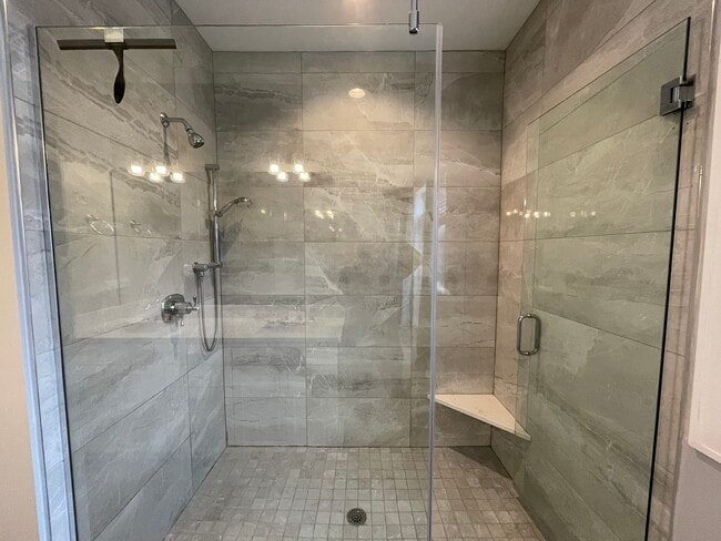 Building Photo - 2036 W 18th St