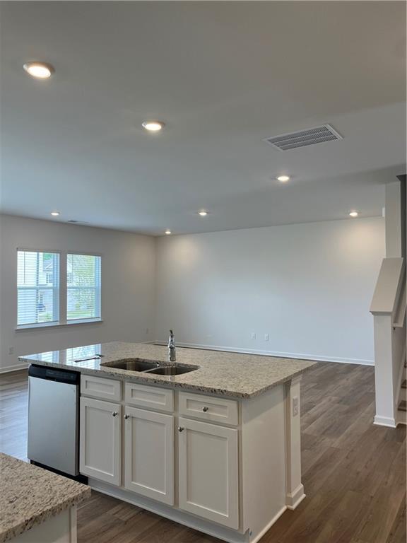 Building Photo - 543 Madison Lakeview Dr