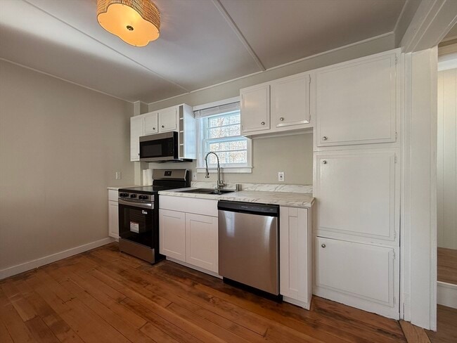 Building Photo - 2 Cochituate Rd