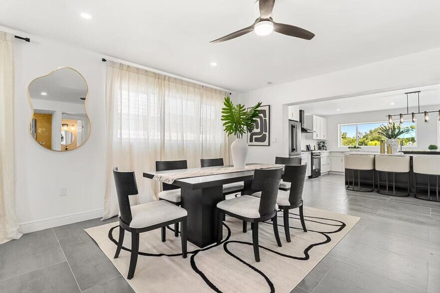 Building Photo - 650 69th Ave S