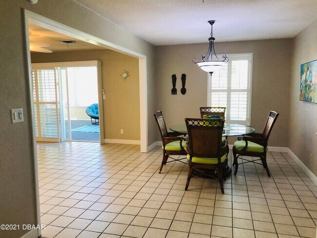 Building Photo - 3011 Princeton Ave