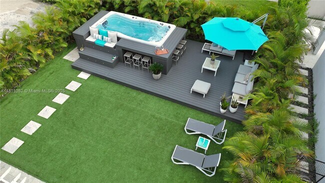 Building Photo - 10360 NW 68th Terrace