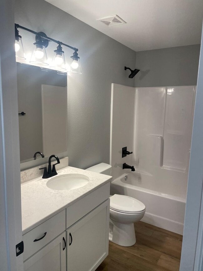 Building Photo - 2506 Landmark Dr