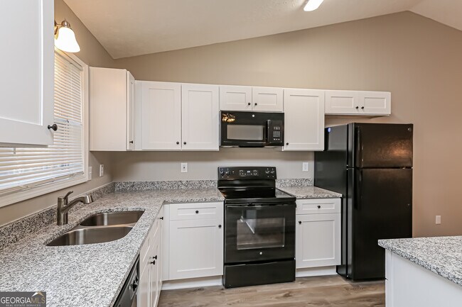 Building Photo - 3957 Edgebrook Dr