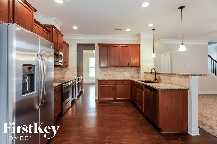 Building Photo - 5631 Mcdowell Run Dr