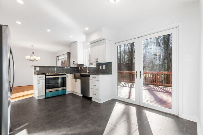 Building Photo - 17020 Briardale Rd