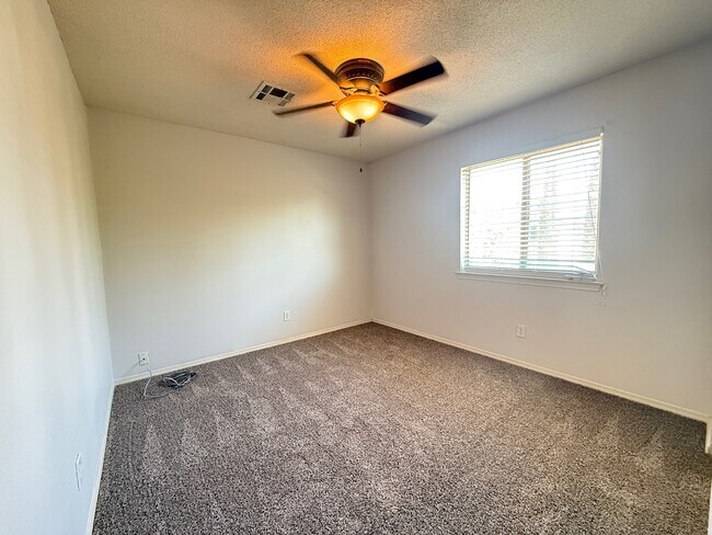 Building Photo - 14057 Tierra Delfin Dr
