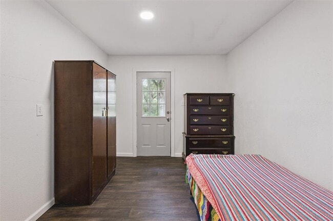 Building Photo - 33008 Val Verde