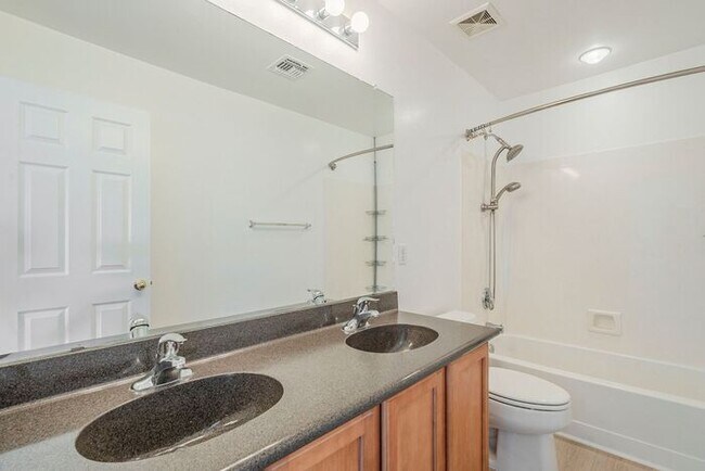 Building Photo - Pending/ Rented - Sahuarita Beauty!