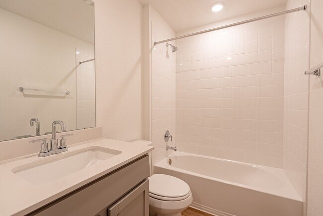 Building Photo - Beautiful 4 bedroom, 2.0 bathroom home in Leander!!!