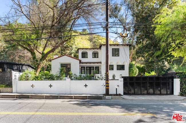 Building Photo - 1800 Benedict Canyon Drive