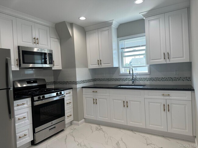 Building Photo - 39 Fairfield Ave