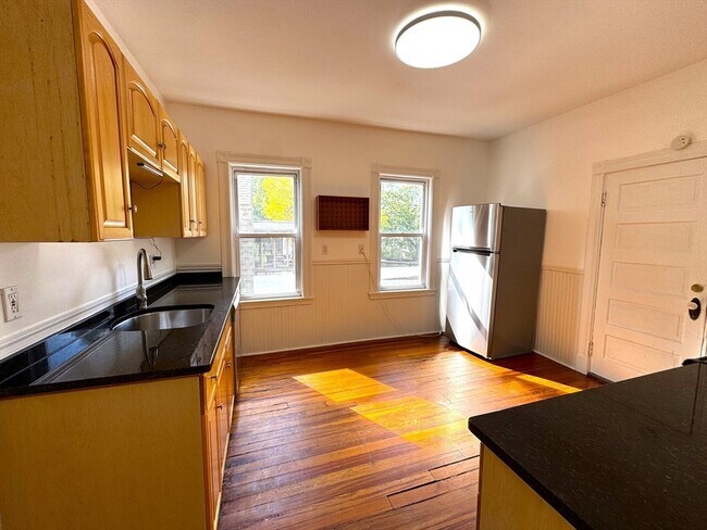 Building Photo - 67 Washburn Ave