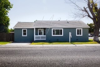 Primary Photo - 1742 Huston St