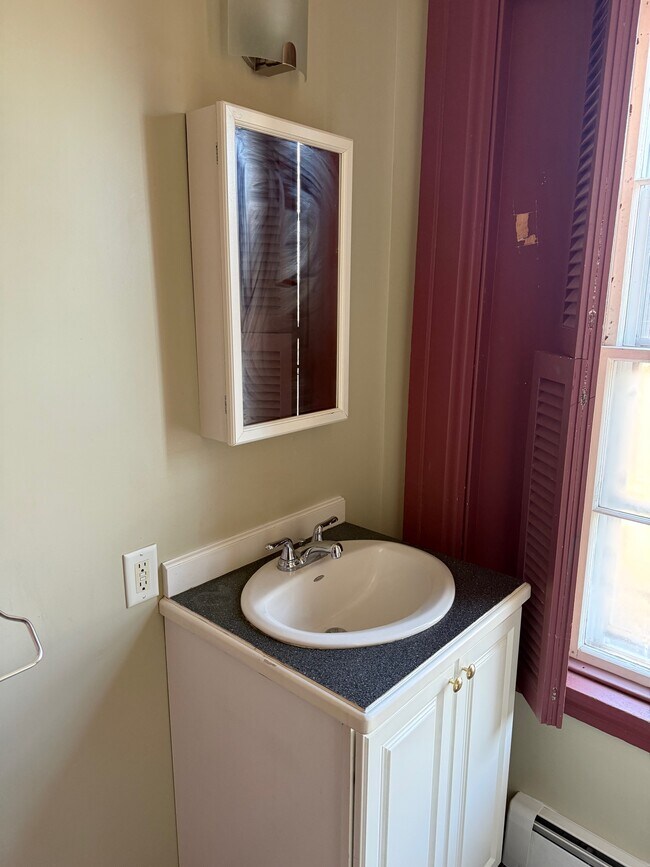 Building Photo - 50 Adams St