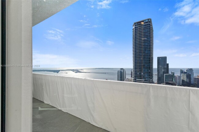 Building Photo - 950 Brickell Bay Dr