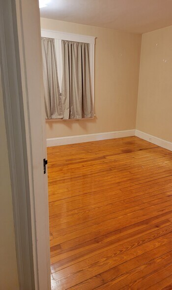Bedroom 2 - 27 Granite St