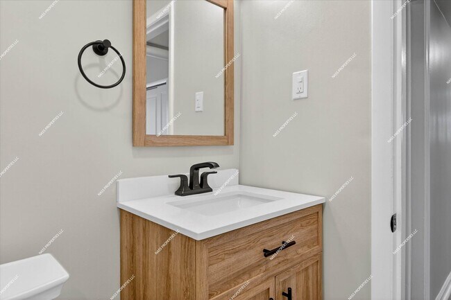 Building Photo - 28555 Stuart Ave