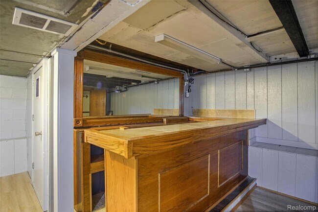 Building Photo - 206 N Troy St