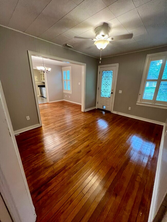 Building Photo - 171 Crenshaw St