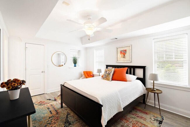 Building Photo - 1737 Barnesdale Way NE