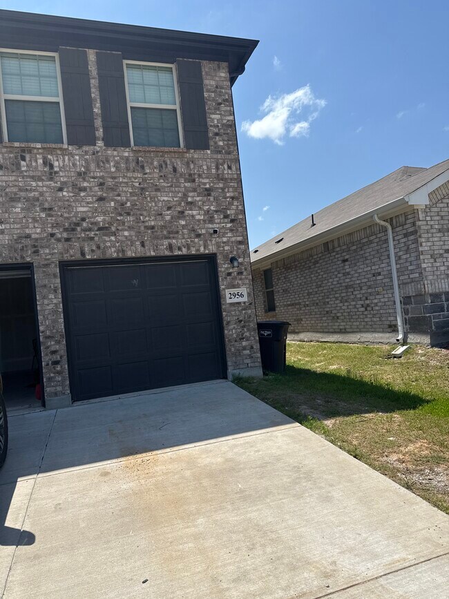 Building Photo - 2956 Plumbago Dr