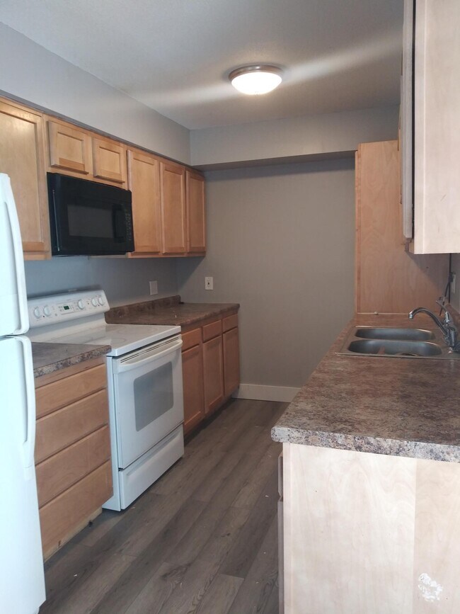 Building Photo - Belmont Point Apartments
