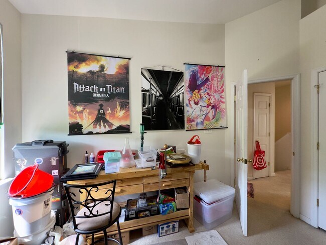 Building Photo - Modern 3-Bedroom Townhome with Stylish Fea...