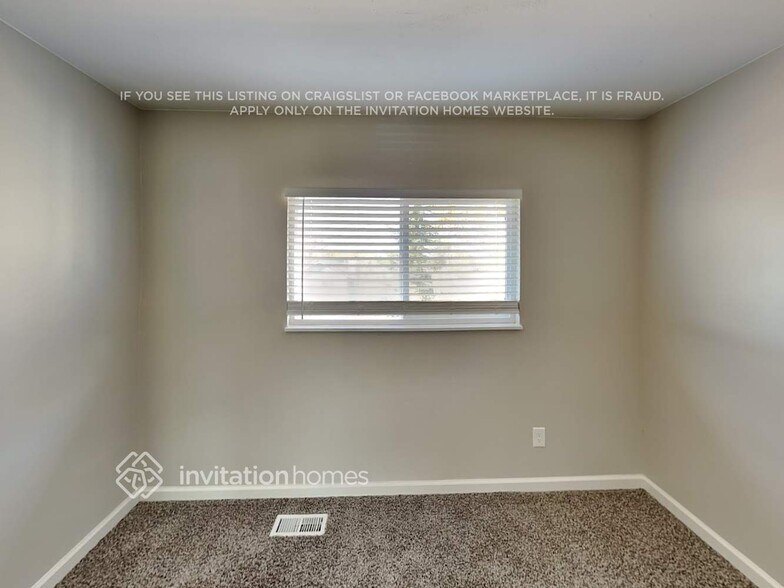 Building Photo - 5829 S Perth Pl