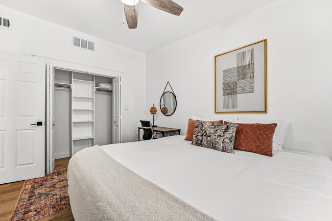 Building Photo - Fully Furnished Rental in Tech Terrace!!!
