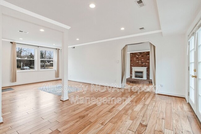 Building Photo - 8600 Lantern Ln